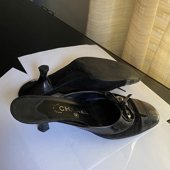 Chanel black leather patent mules heels slip on in slides 35.5 SANDALS pumps - Picture 8 of 9